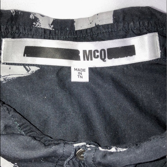 Alexander McQueen black/white floral short sleeve button down - Picture 4 of 9